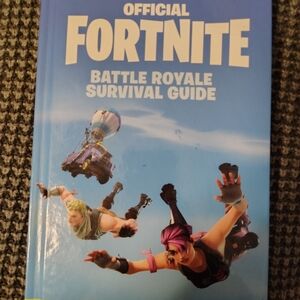 Official Fortnite Battle Royale Survival Guide Book - Blue